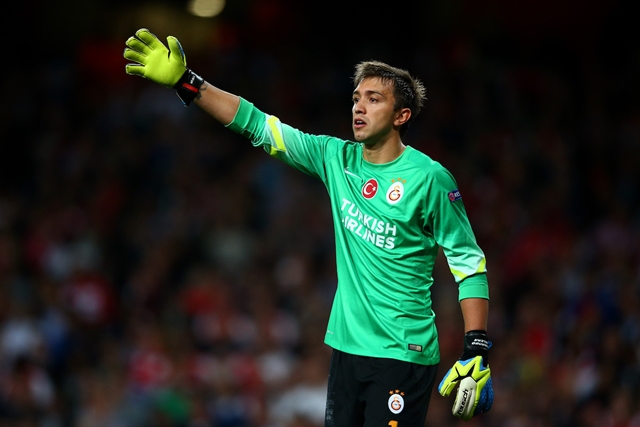 Muslera: Uruguay Akan Berusaha Capai Final Piala Dunia